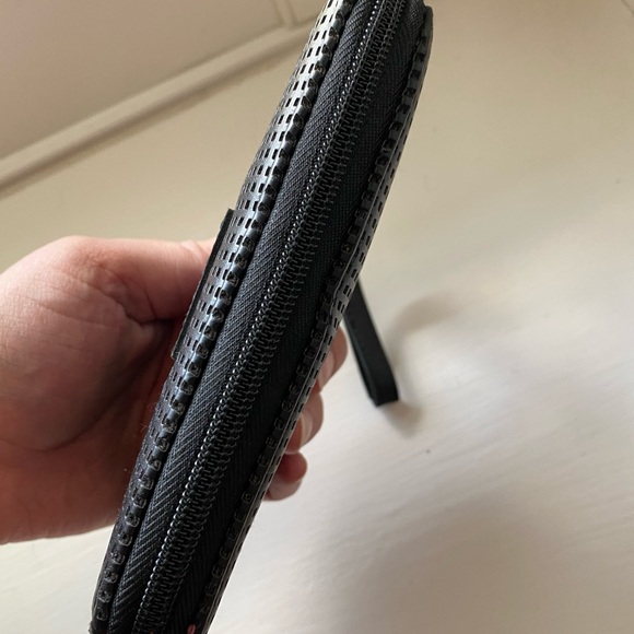 Pink Victoria secrets black wallet - Picture 2 of 3